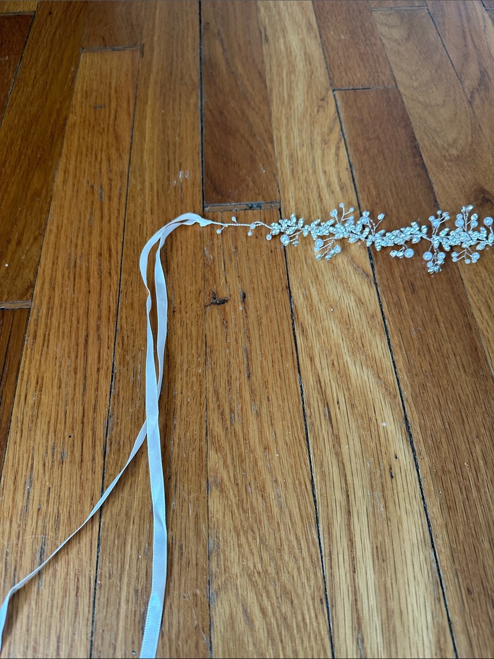 Bridal Accessory - Picture 5 of 7